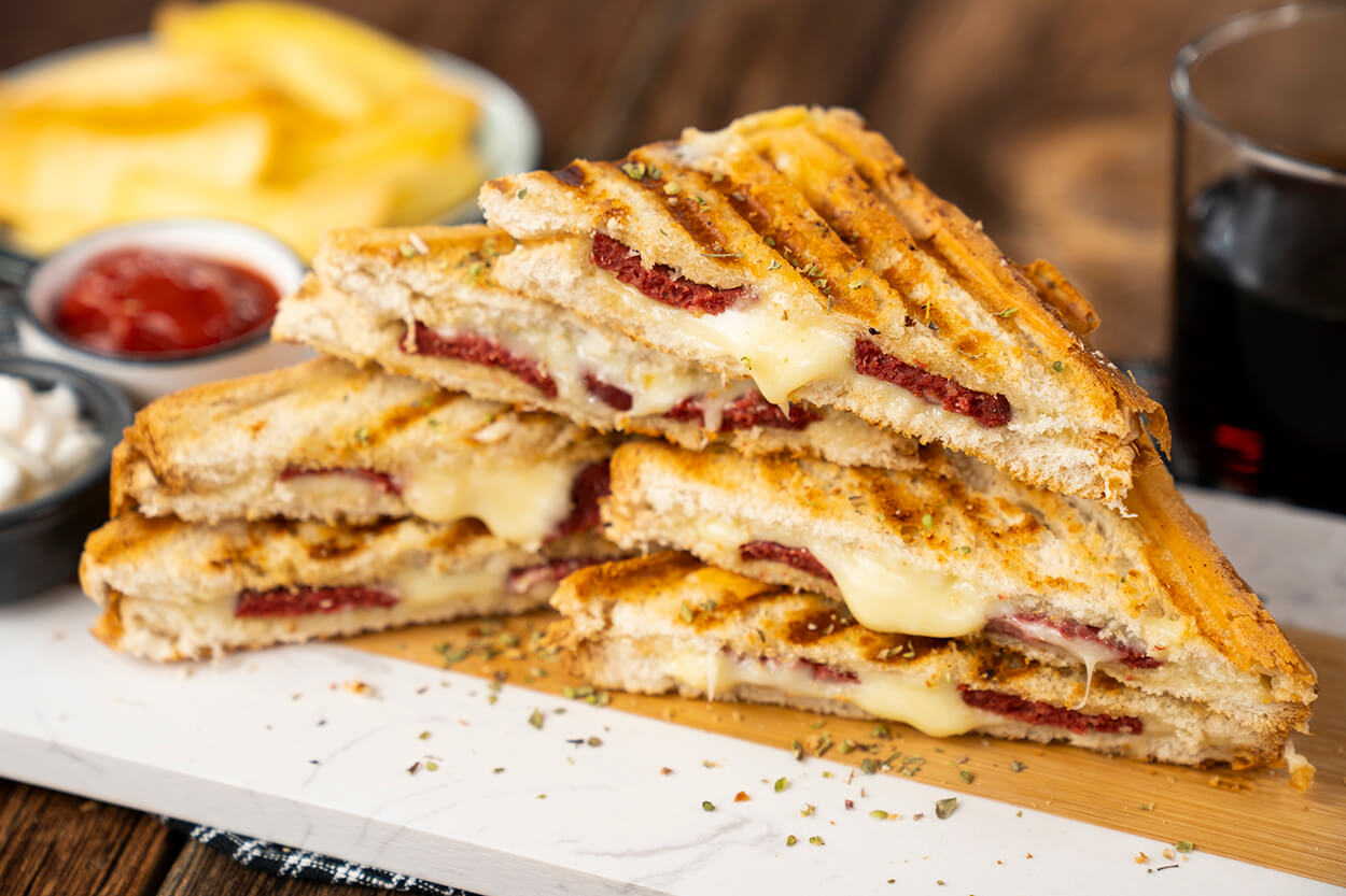 Karışık Tost (Sucuk, Kaşar)